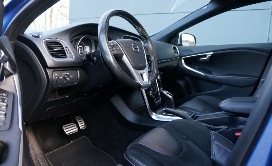 Volvo V40 1.5 T3 Polar+ Sport R-Design Aut. Navi Leder Cam !